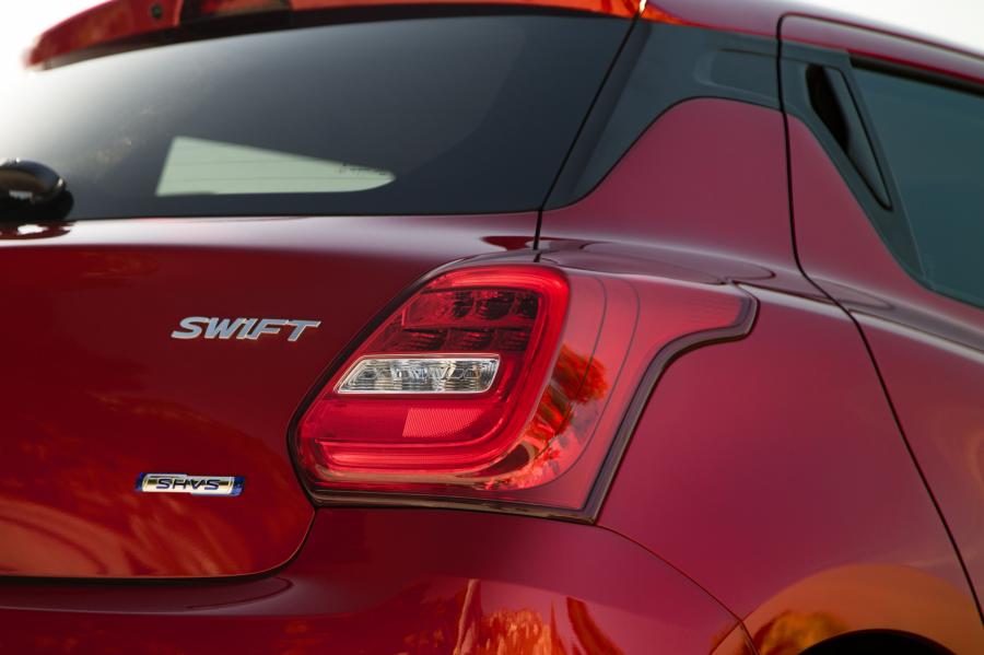 Детали экстерьера Suzuki Swift 2017 года  (WW) (фото 68 из 101)